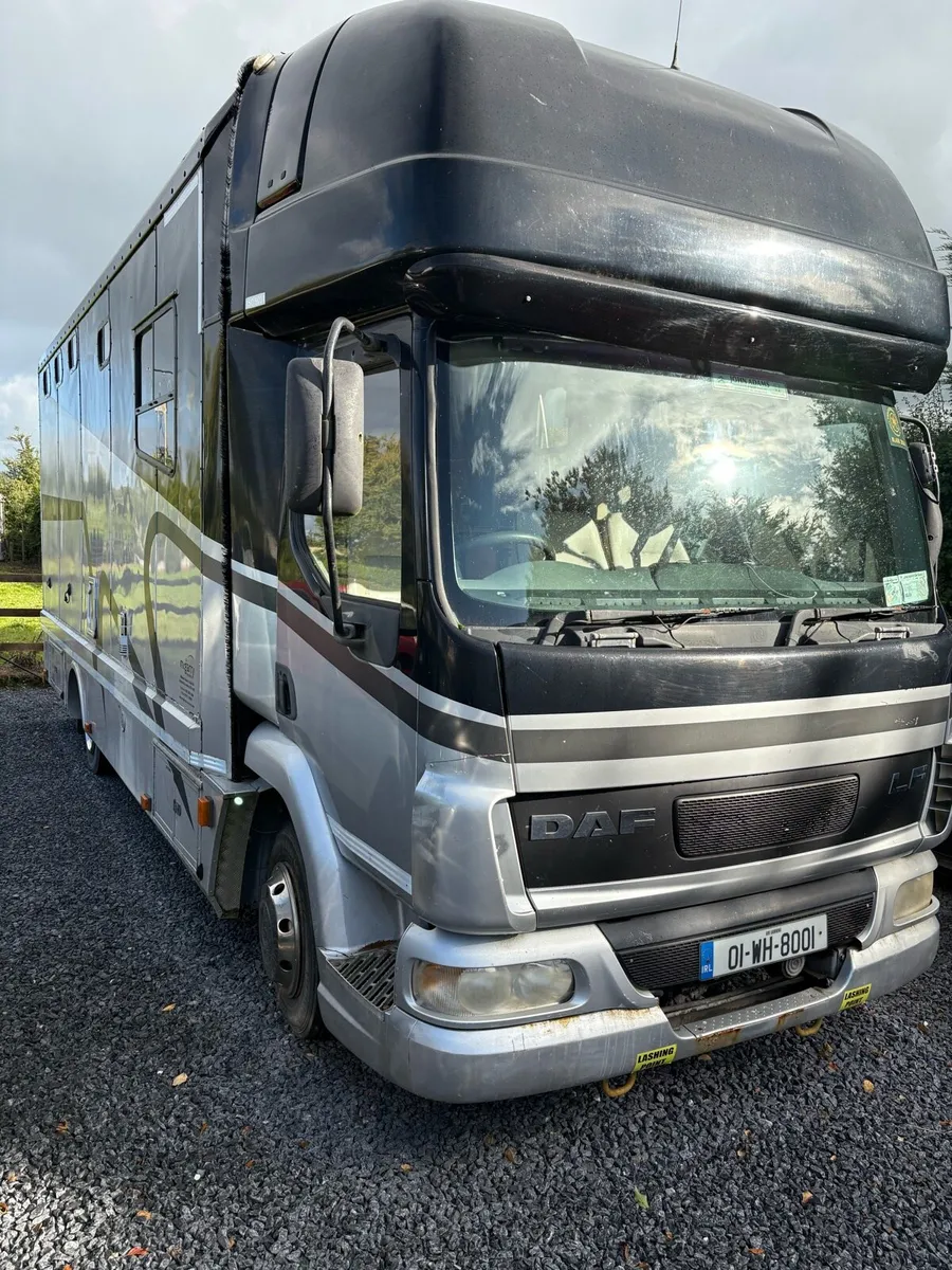 Horse Lorry - Image 1