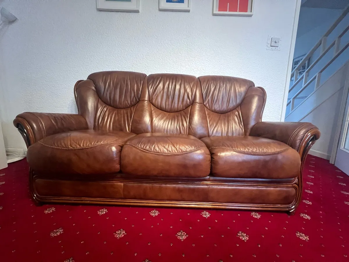 Leather sofa 3 seater and two 1 seater - Image 3