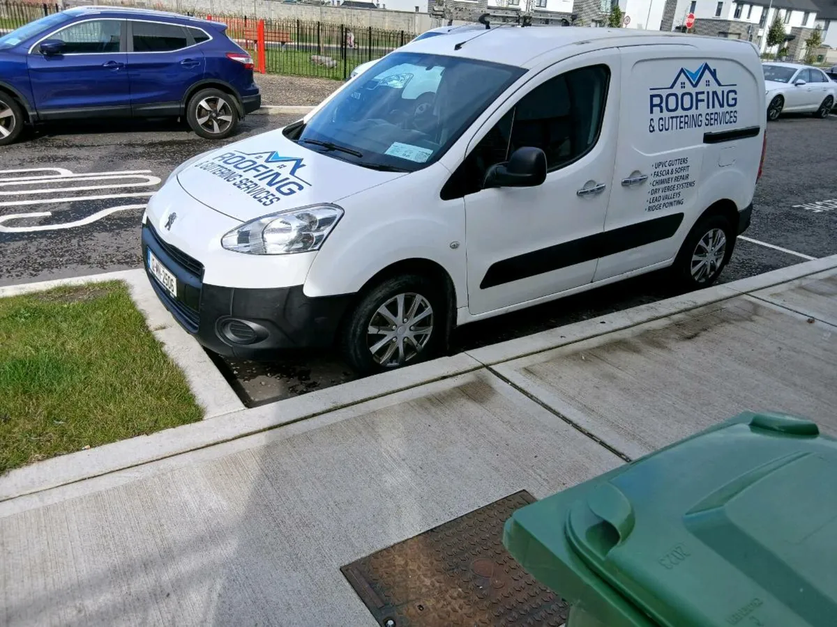Van - Image 2