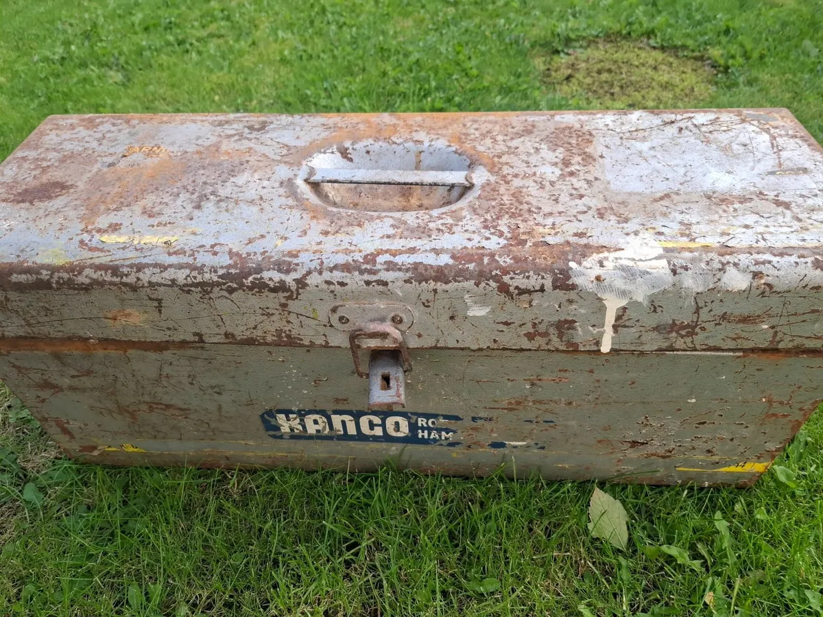 Metal tool box - Image 1