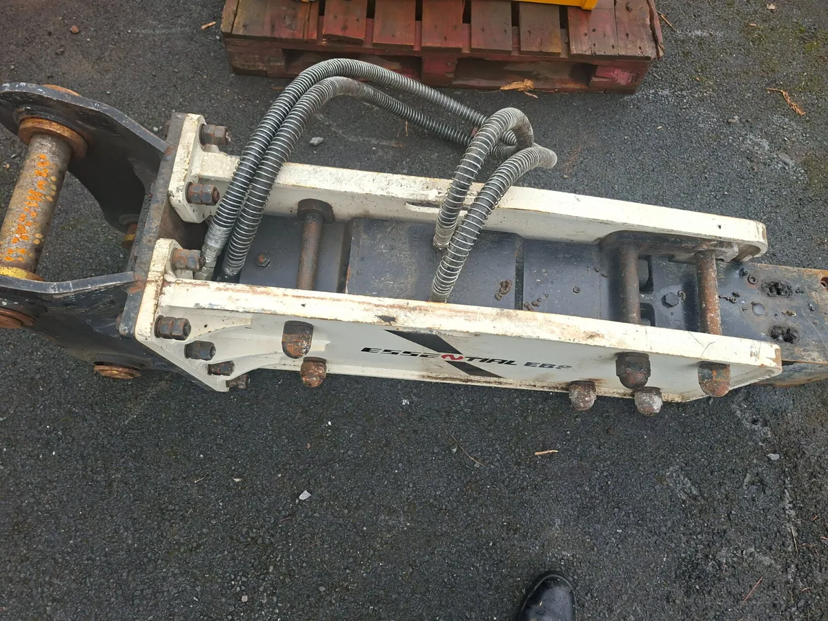 Rockbreaker for a 13 tonne digger - Image 3