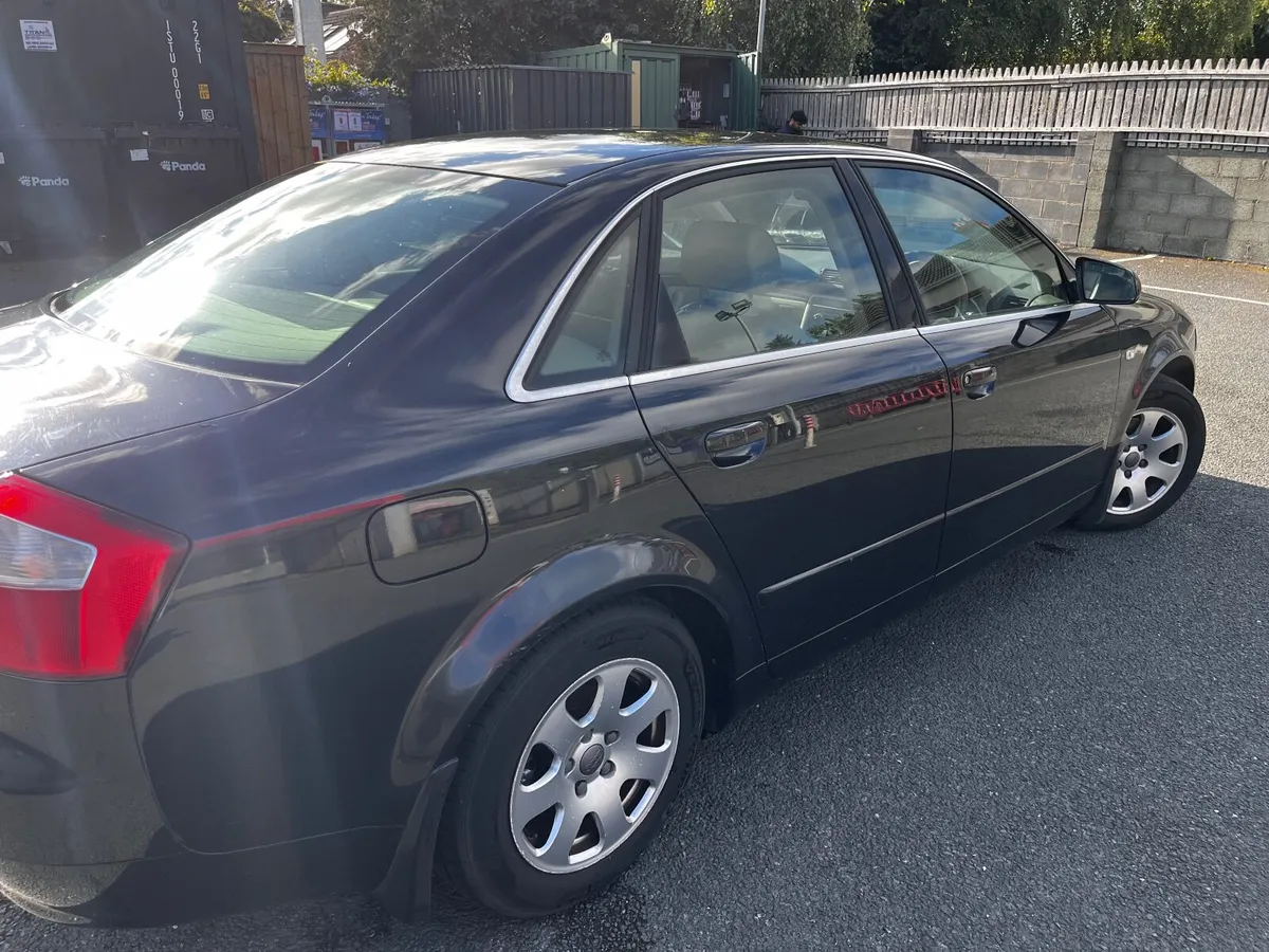 Audi A4 2004 automatic - Image 3
