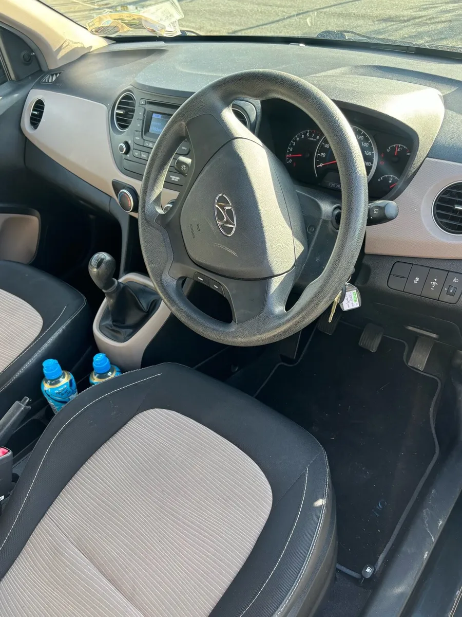 151 Hyundai i10 33,000 Kilometres - Image 4