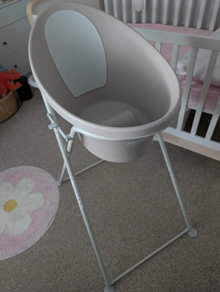 Shnuggle bath and stand - Image 1