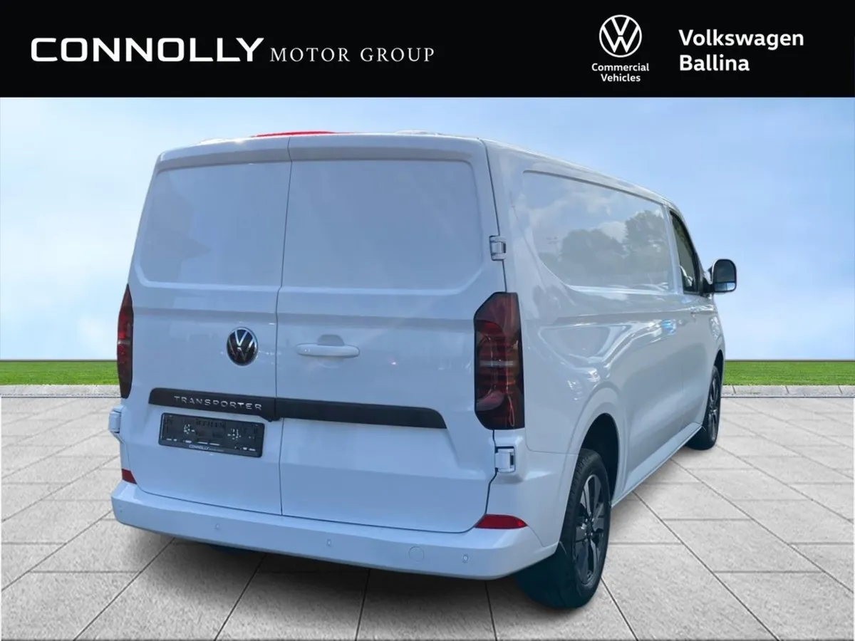 Volkswagen Transporter Trendline 150bhp - Image 2