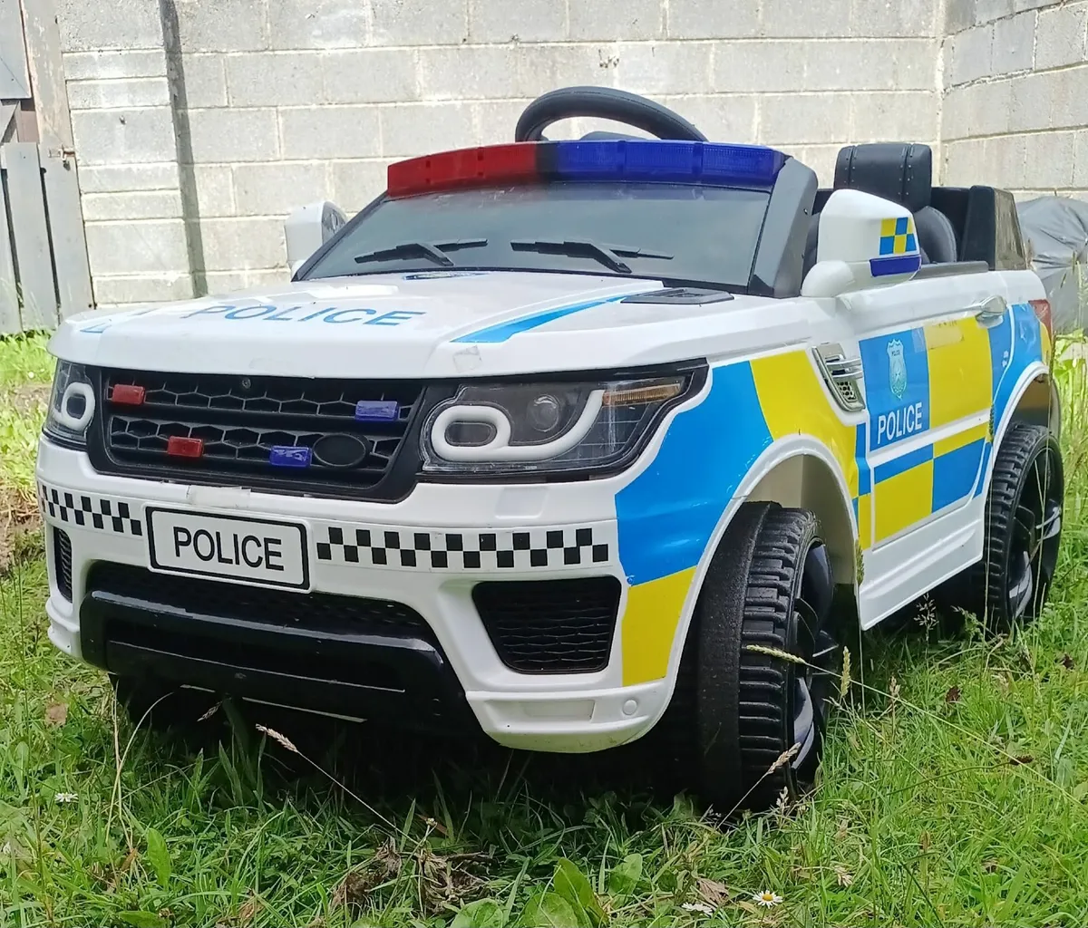 Kids battery powered police car - Image 2