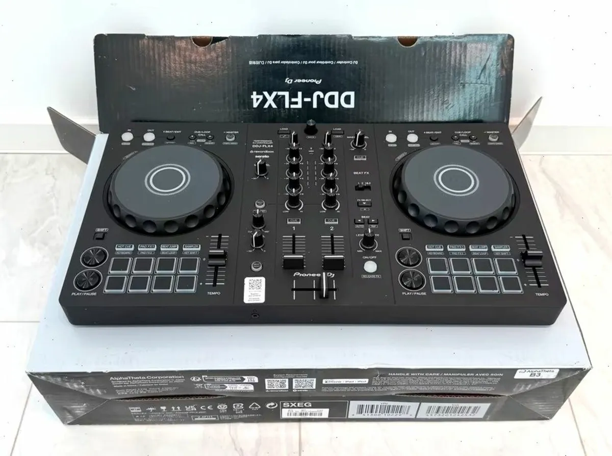Pioneer DDJ-FLX4 - Image 1