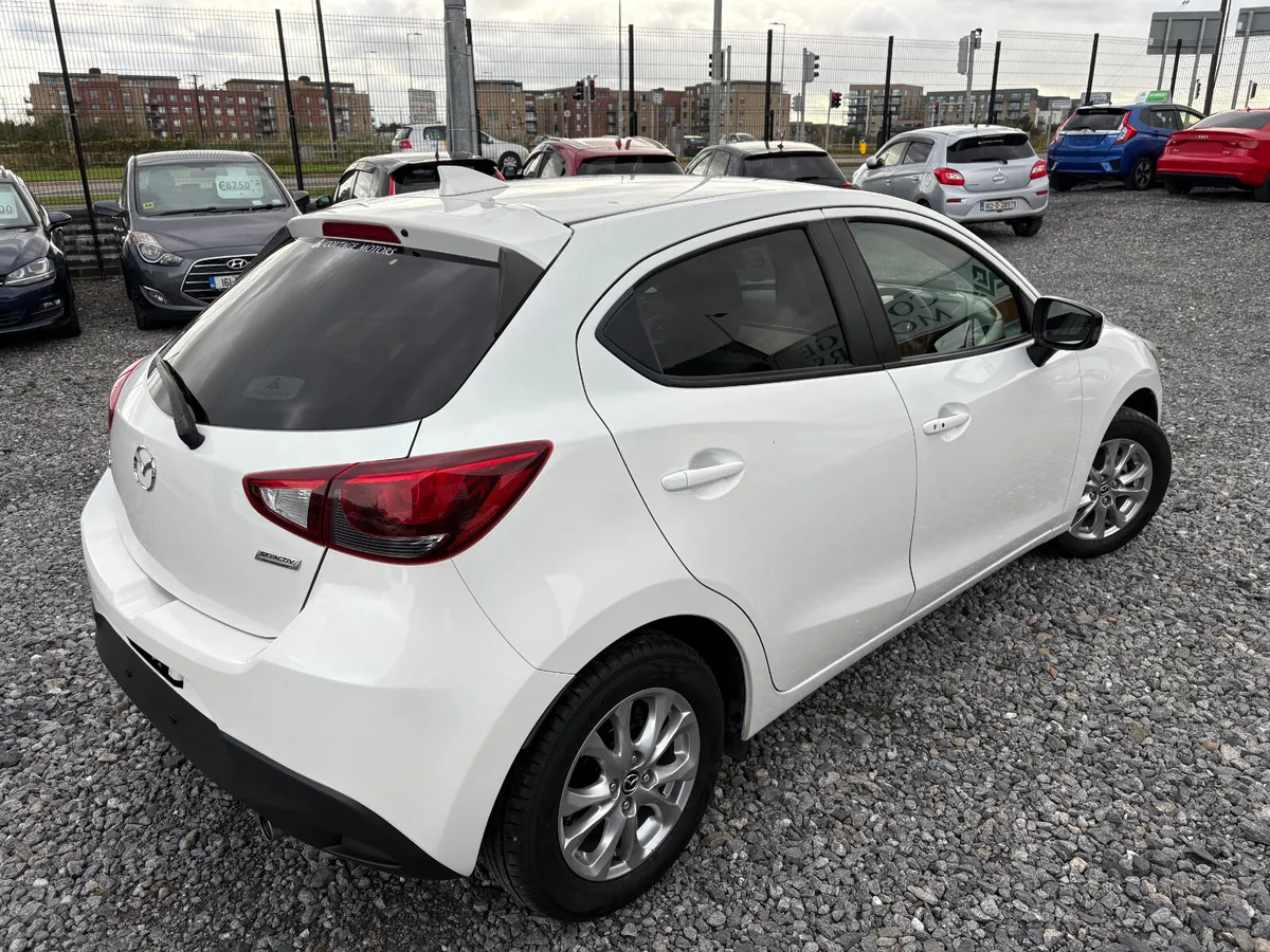 Mazda Demio - Image 2
