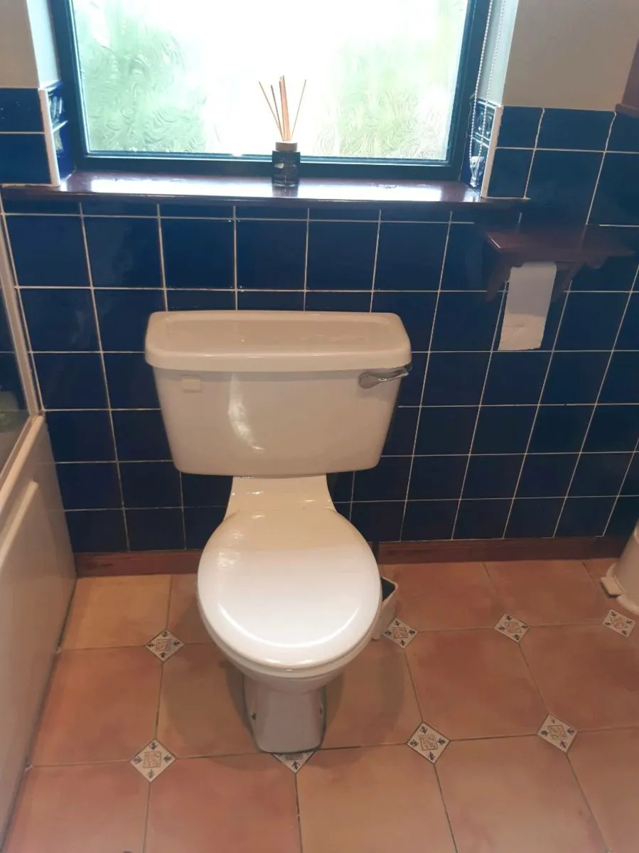 Bathroom suite - Image 3