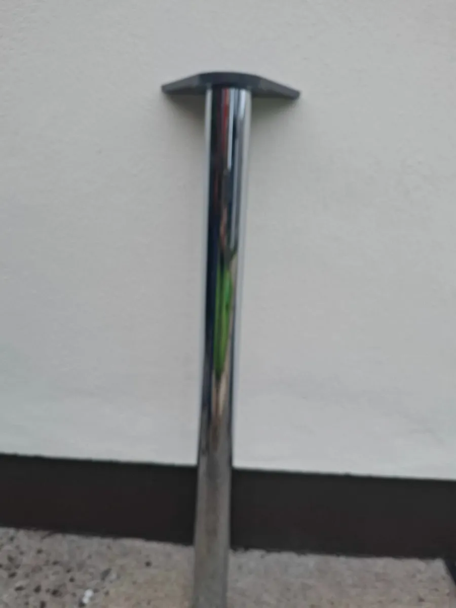 Chrome leg