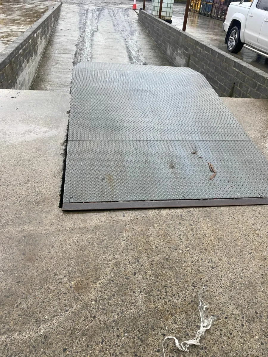 Warehouse Standard Loading Ramp - Image 1