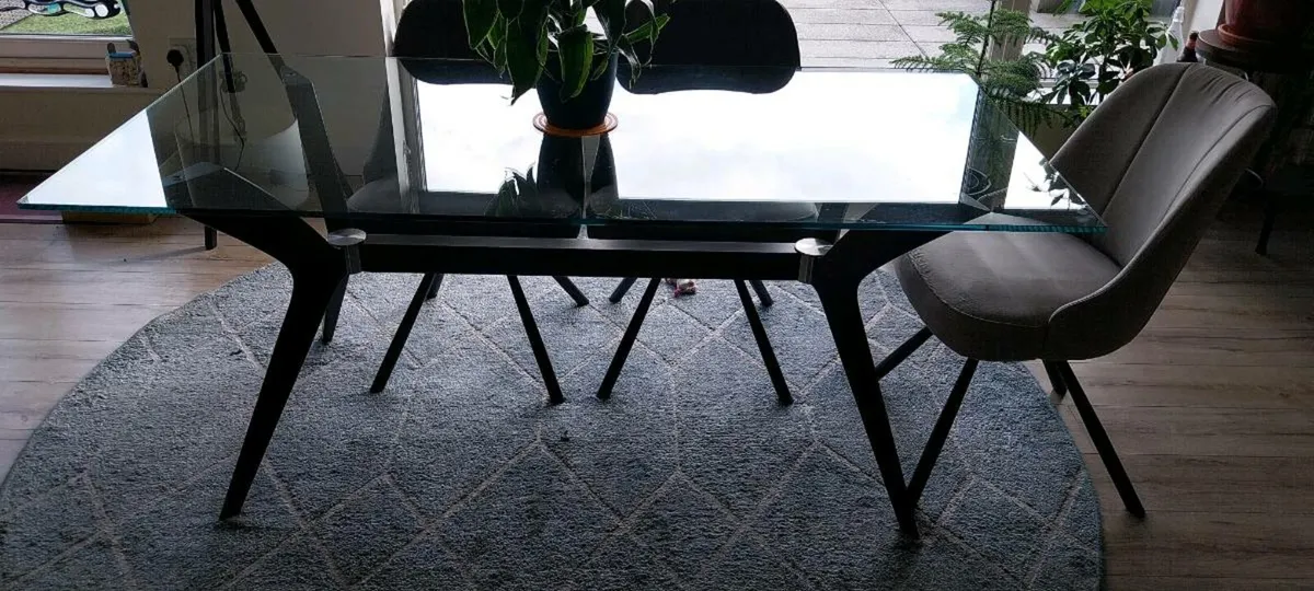 Italian designer dining table - Image 4