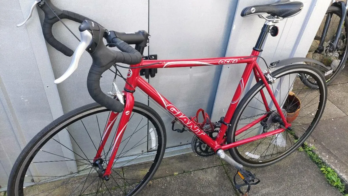 Giant Road Bike - Image 2