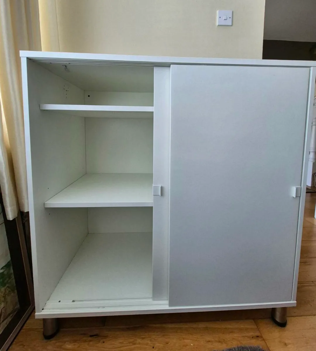 Cabinet with sliding doors - Image 2