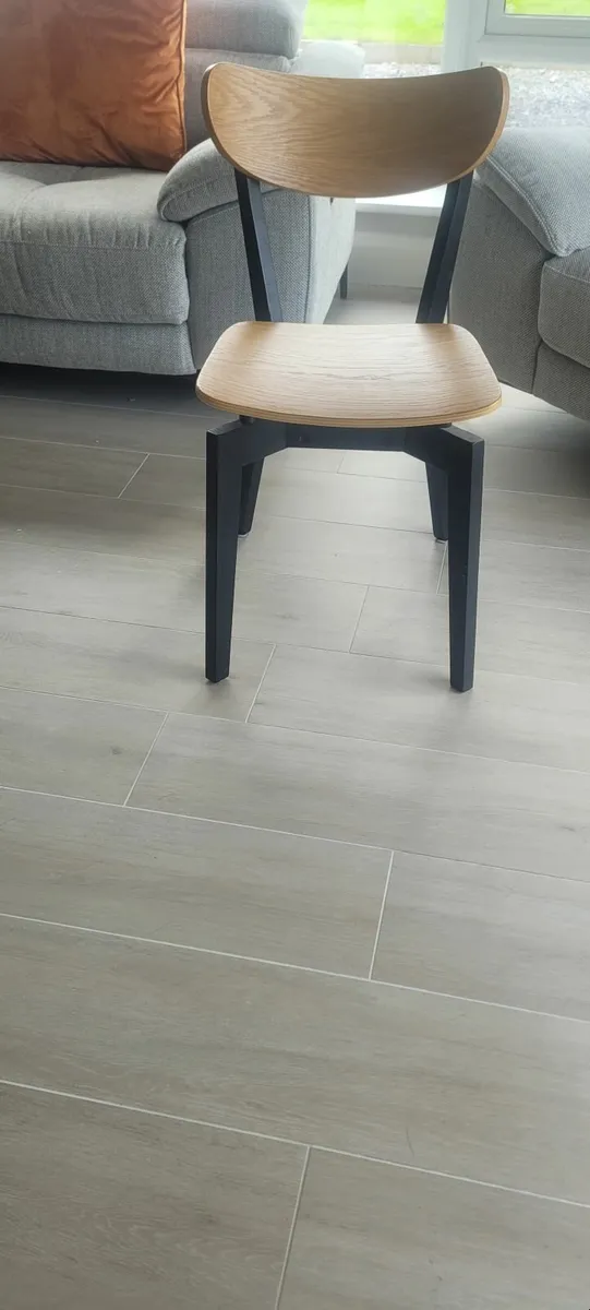 Dining chair