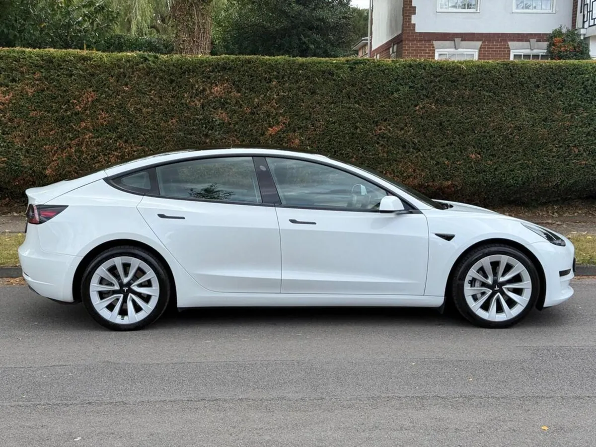 212 Tesla Model 3 Standard Range Plus - Image 2