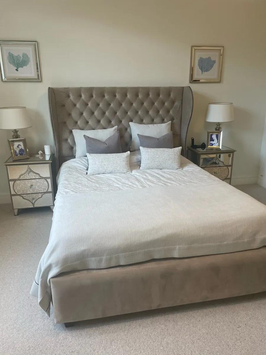 King size bed with frame - Image 1