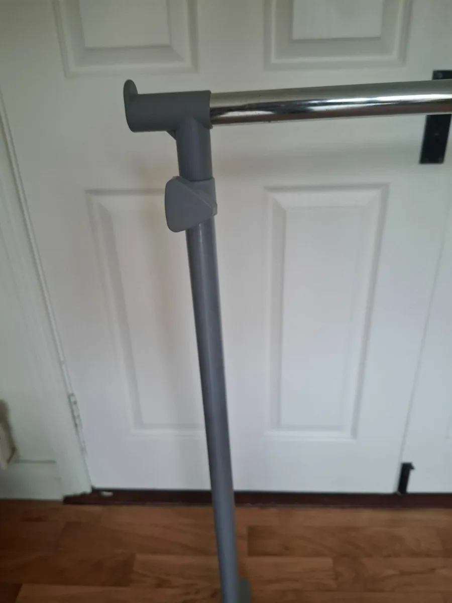 Clothes rail - Image 1