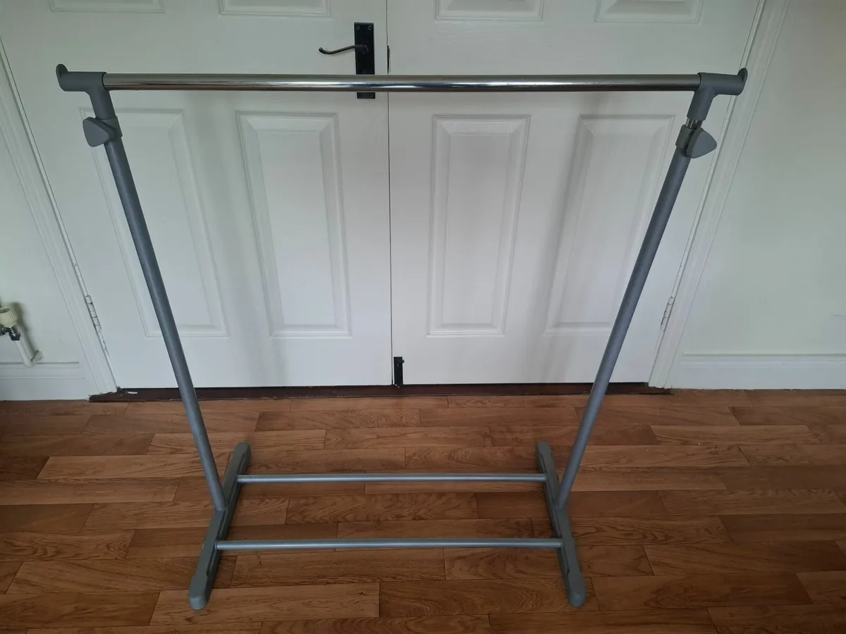 Clothes rail - Image 2