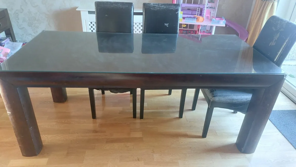 Dining table - Image 1