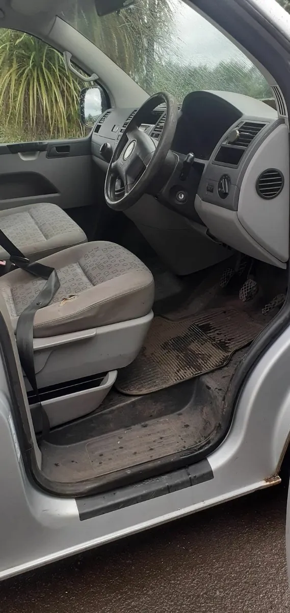 car - Image 4