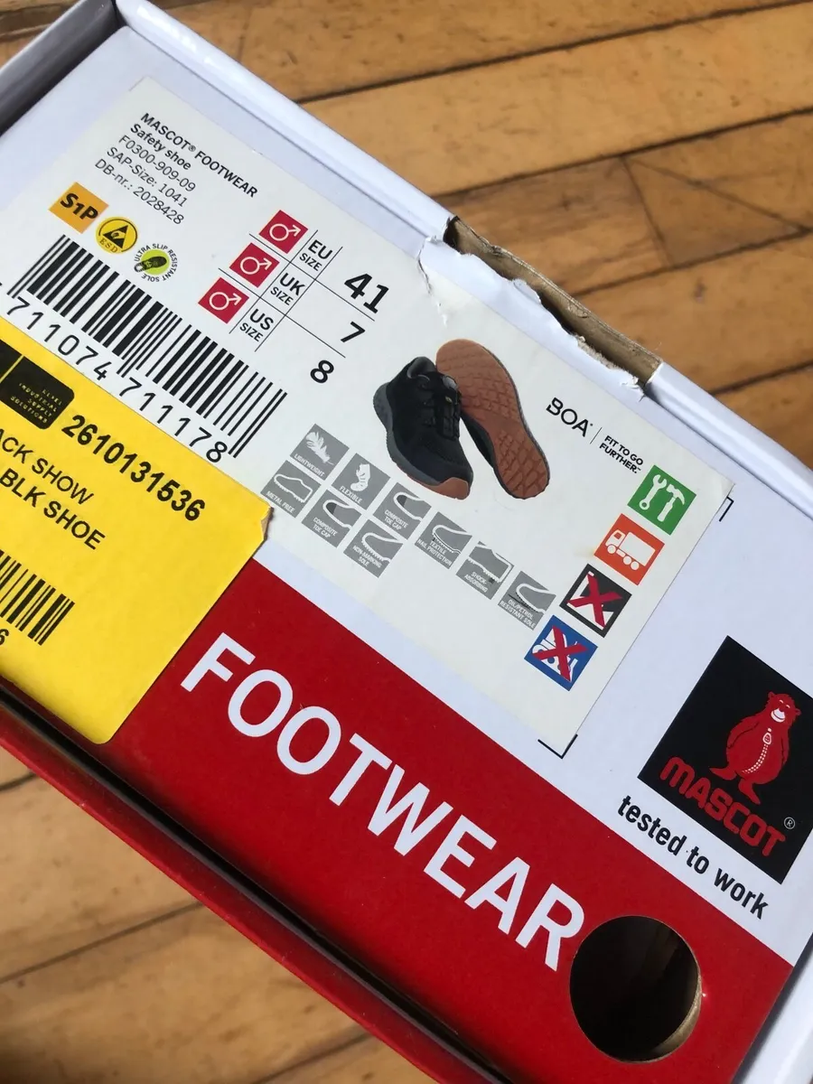 Safety shoes - Image 1