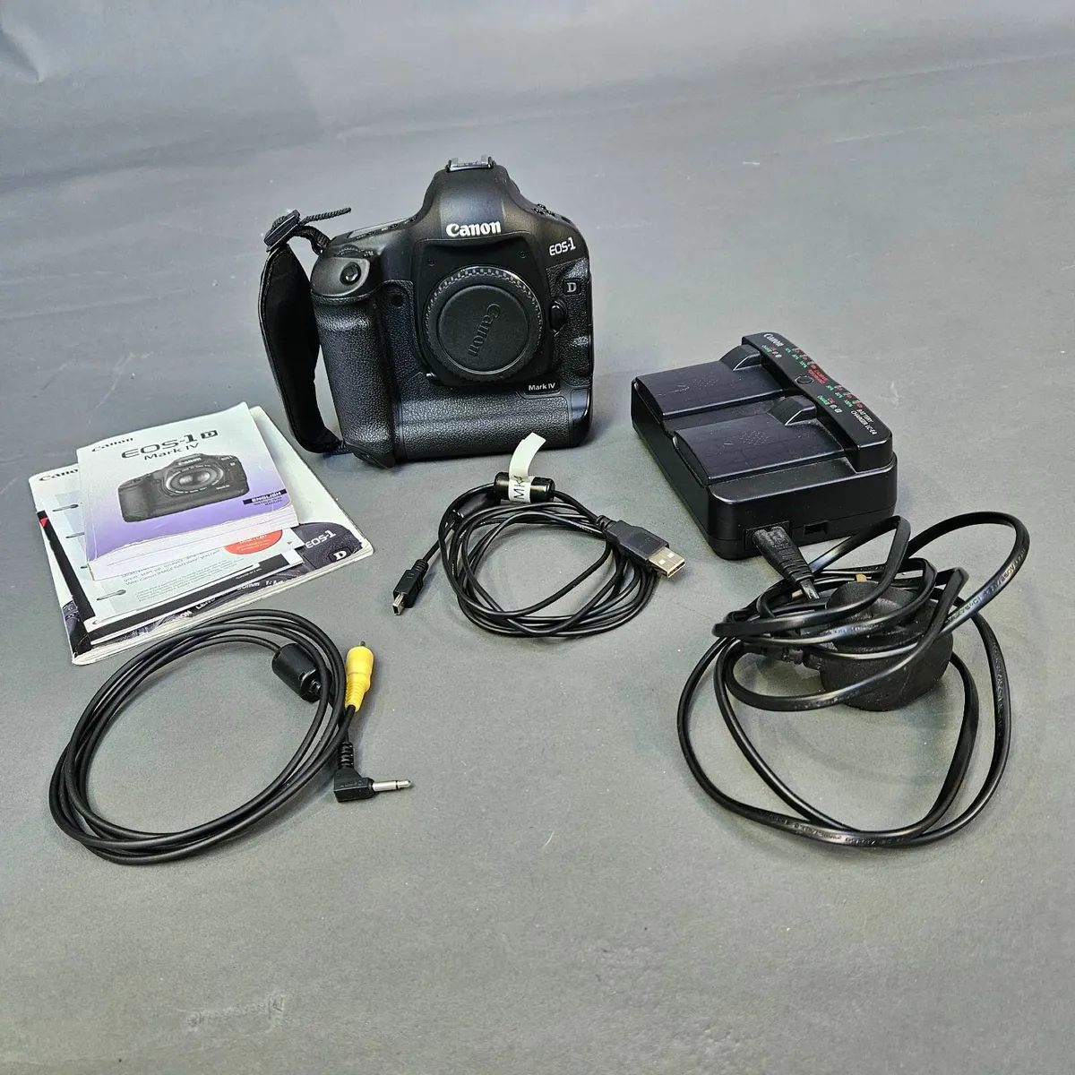 Canon EOS 1d MkIV camera body. - Image 1