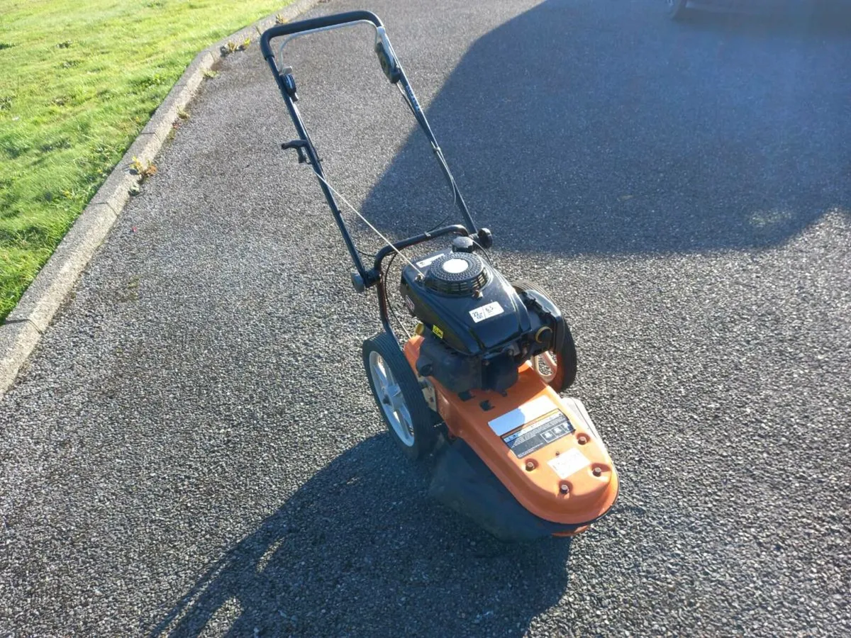 Lyster Wheeled Trimmer - Image 4