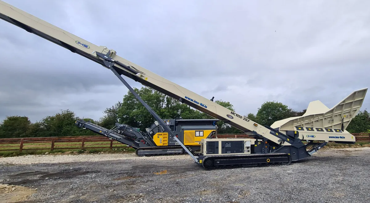 TRACKED LOW LEVEL FEEDER STACKING CONVEYOR - Image 1