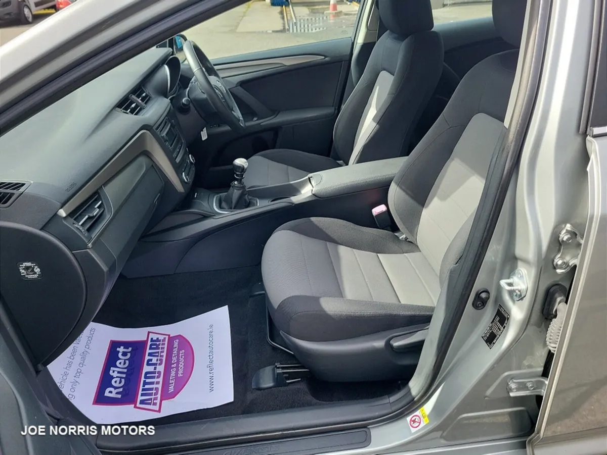 Toyota Avensis 1.6 D AURA 4DR - Image 2