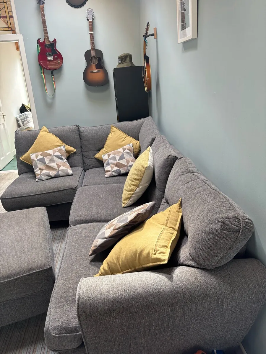 Corner Couch - Image 1