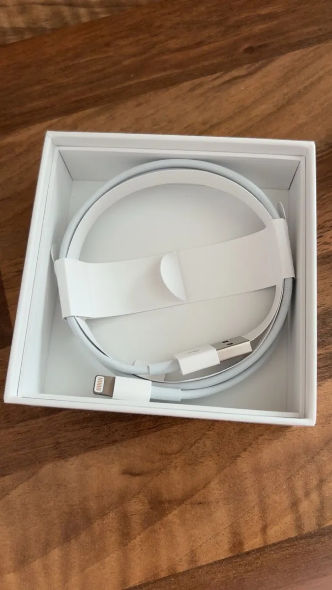 AirPods - Image 2