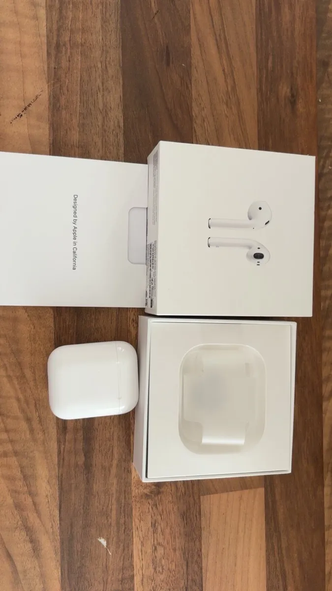AirPods - Image 3