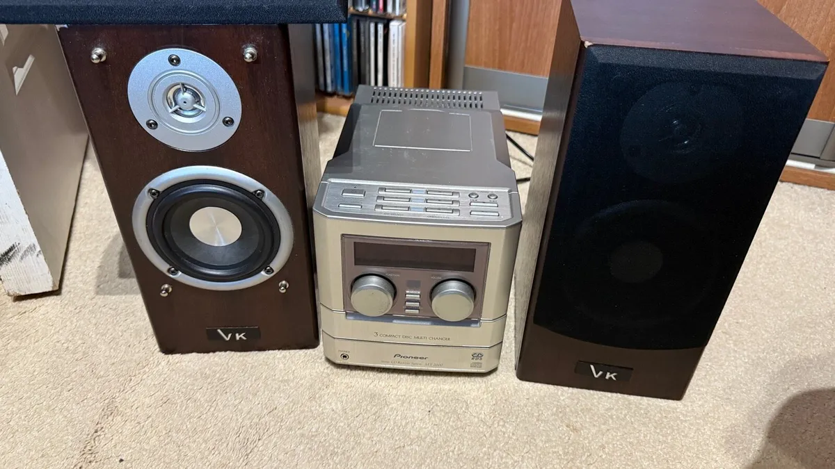 Pioneer + VK speakers - Image 1