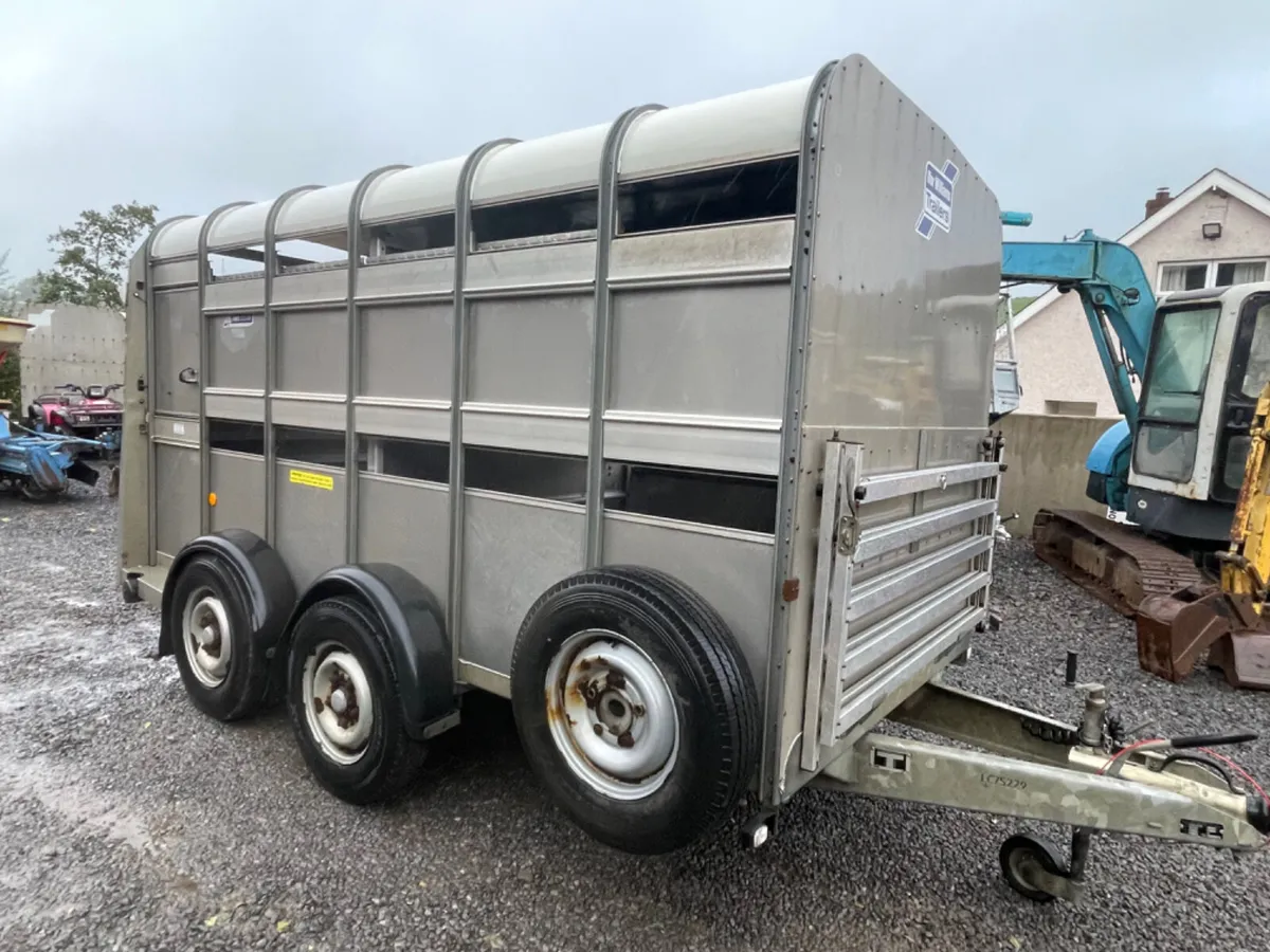 Ifor Williams 12ft x 5ft 10” cattle trailer - Image 1