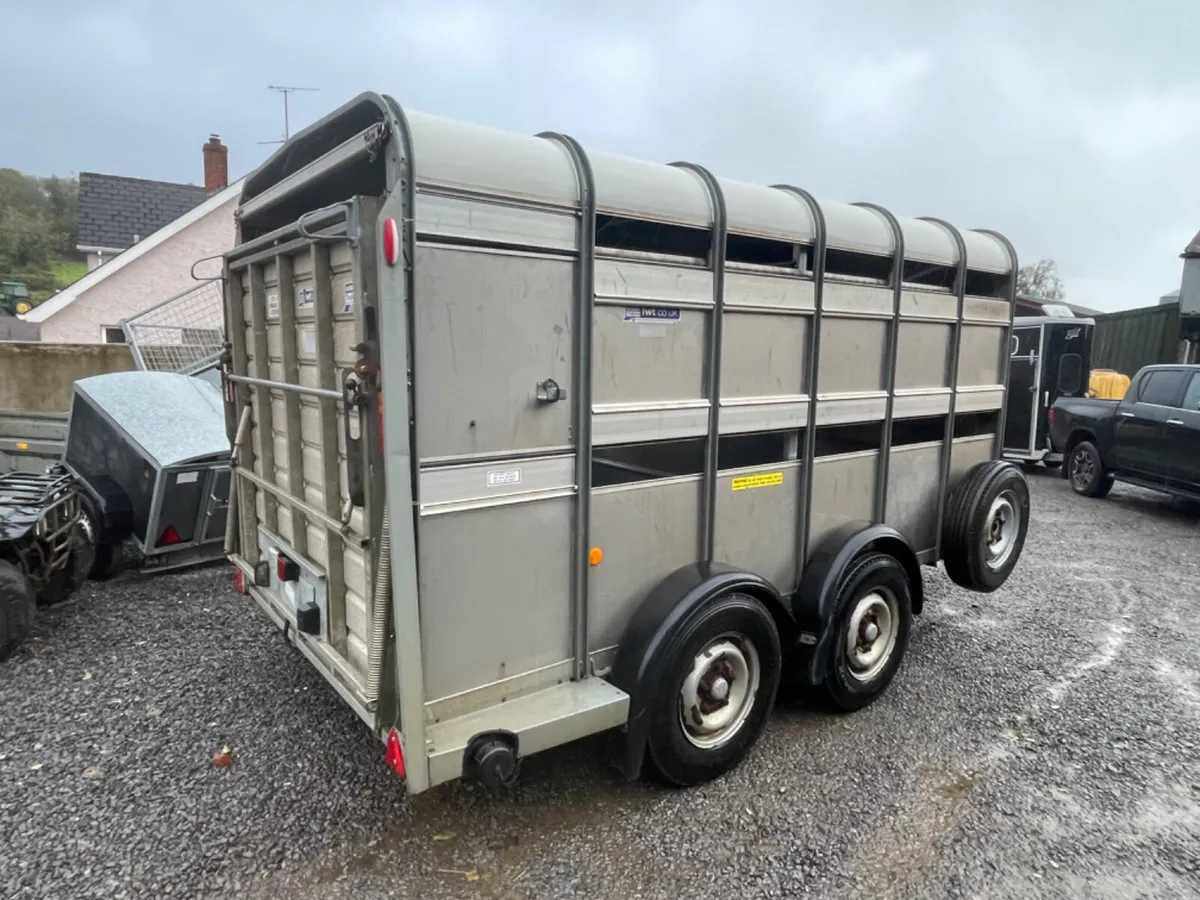 Ifor Williams 12ft x 5ft 10” cattle trailer - Image 2