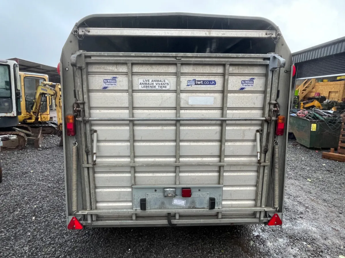 Ifor Williams 12ft x 5ft 10” cattle trailer - Image 3