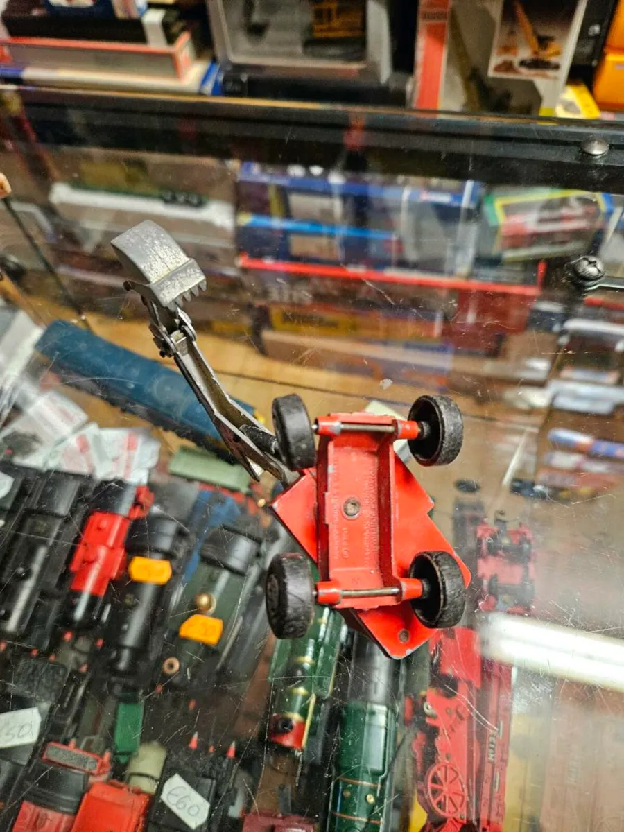 Matchbox Superkings Excavator - Image 2