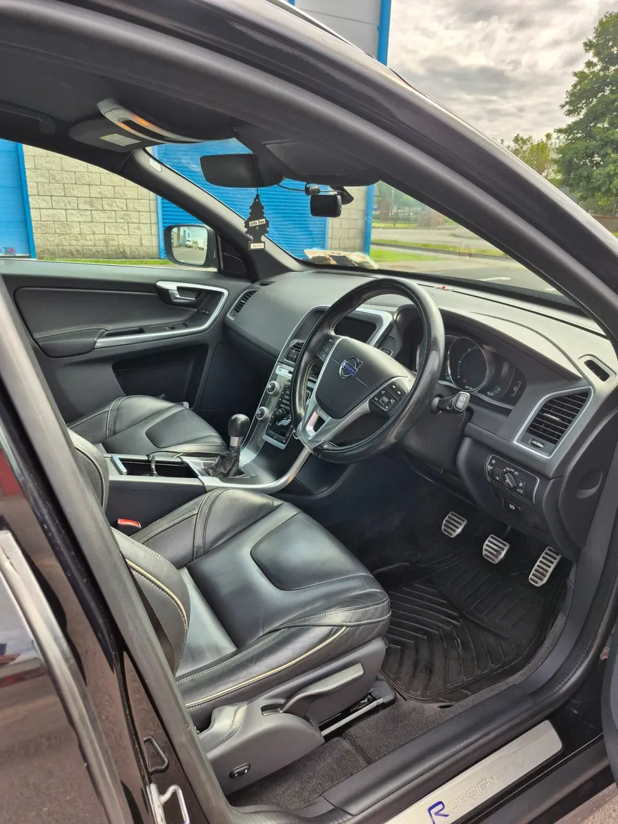 Volvo XC60 2015 - Image 4