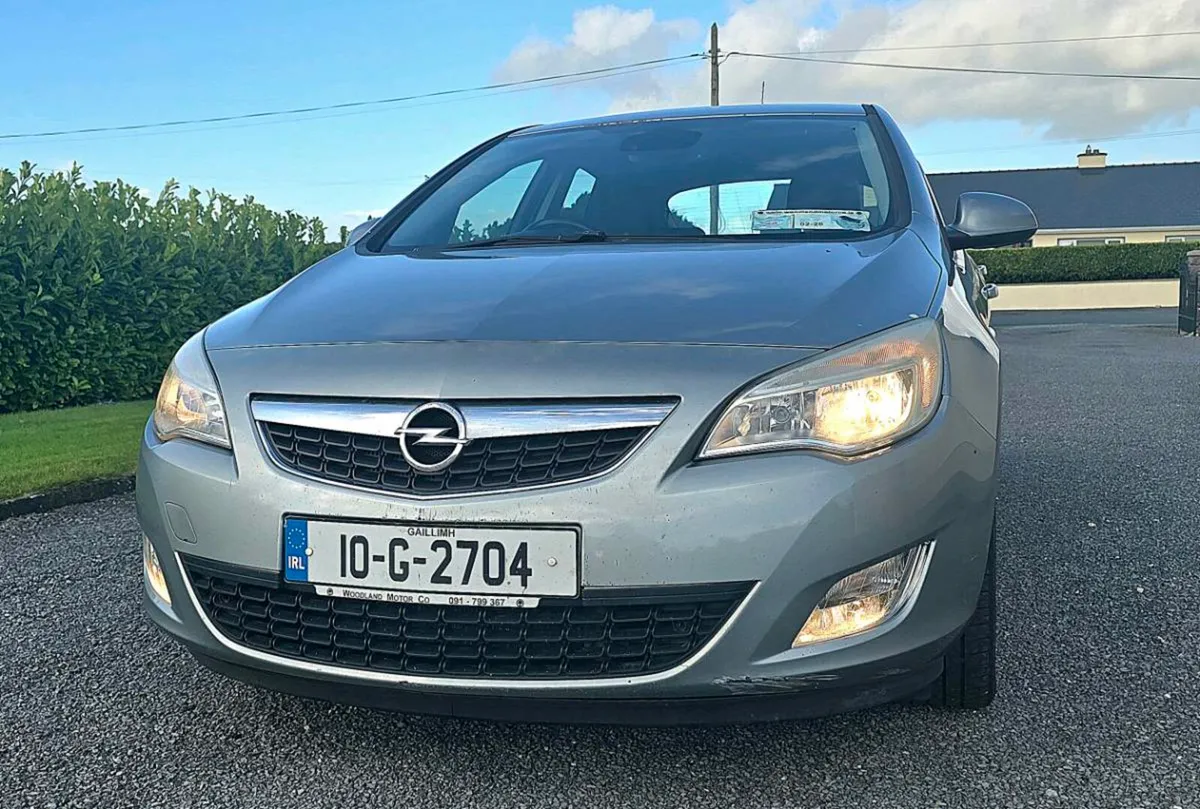 Opel Astra 1.4 Petrol, 140 hp, 2010 - Image 2