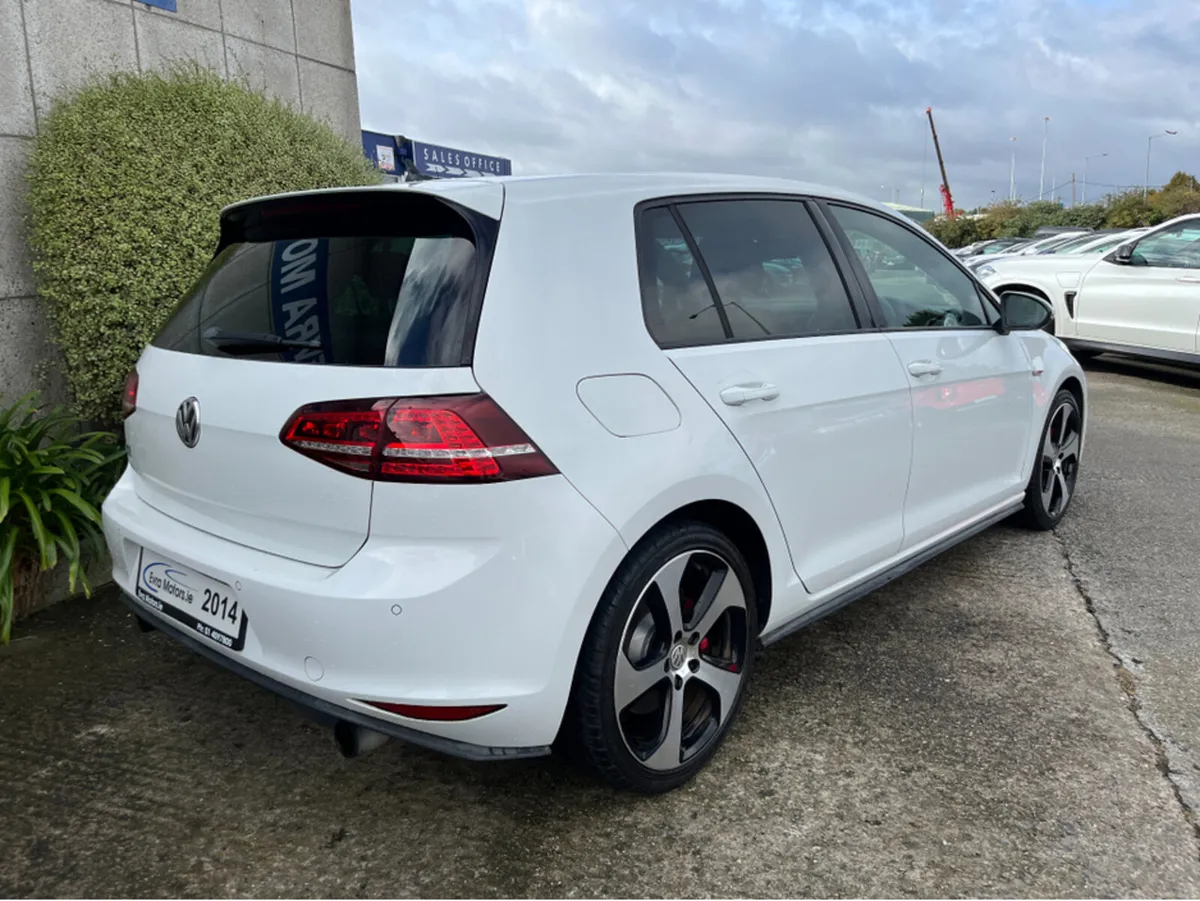 Volkswagen Golf GTI AUTOMATIC 2.0 PETROL - Image 4