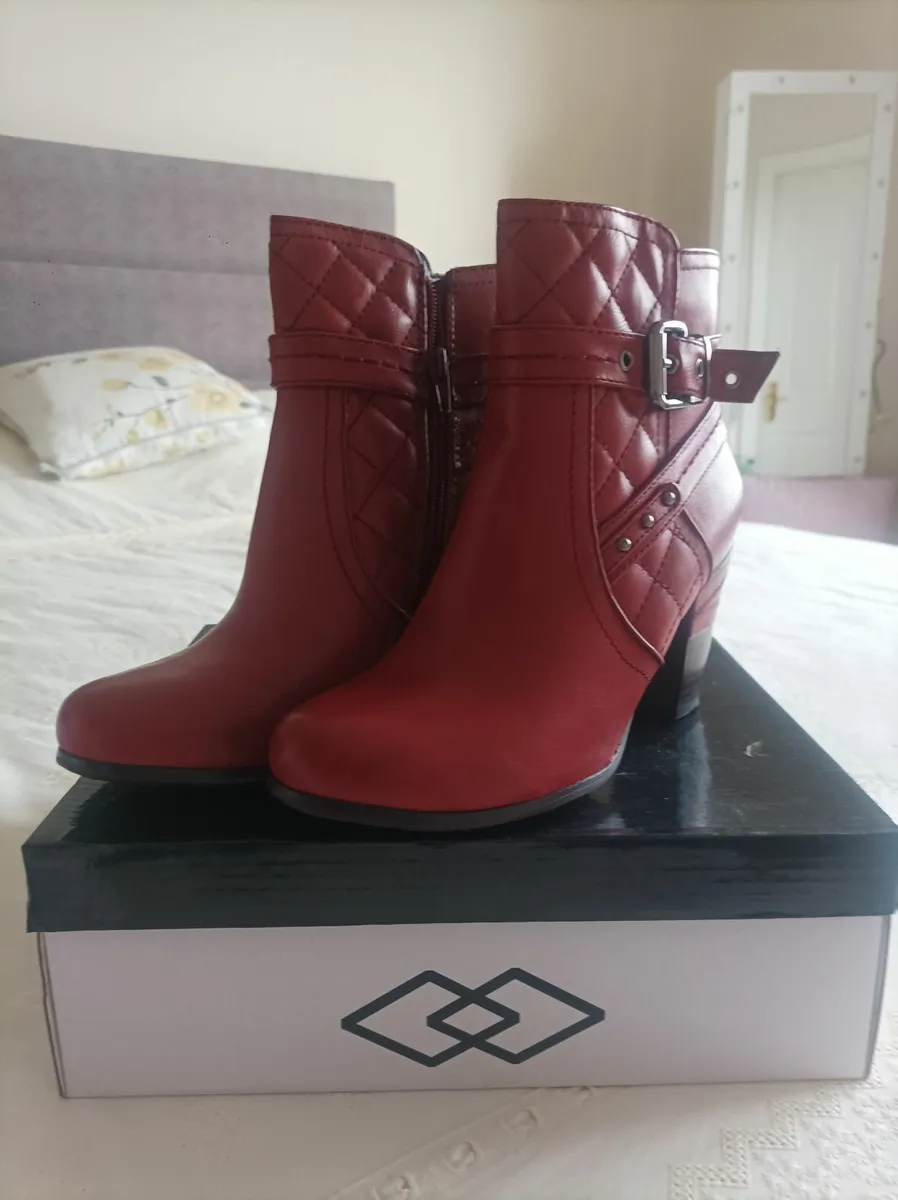 Womens boots - Image 2