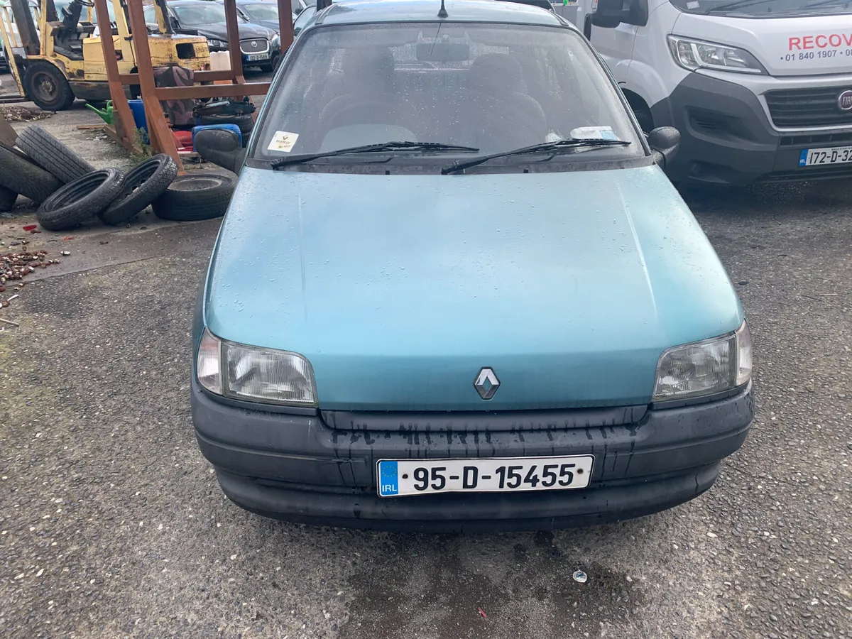 Renault Clio 1995  with 12.000  miles - Image 3