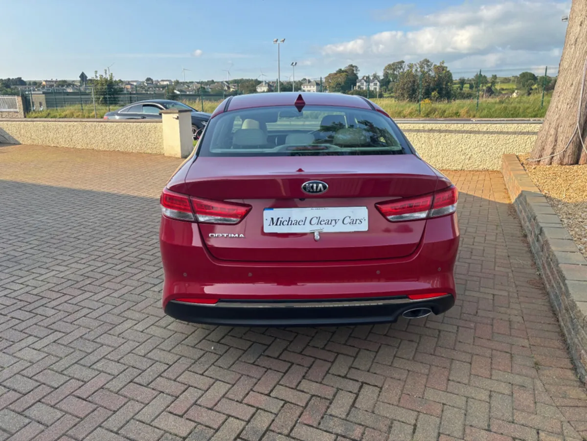 Kia Optima PLATINUM 7 5DR 4DR - Image 4