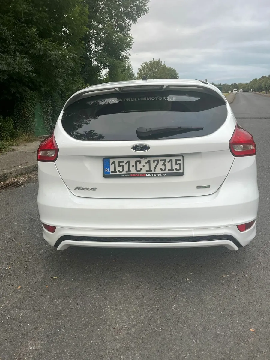 Ford Focus 2015 - Image 2