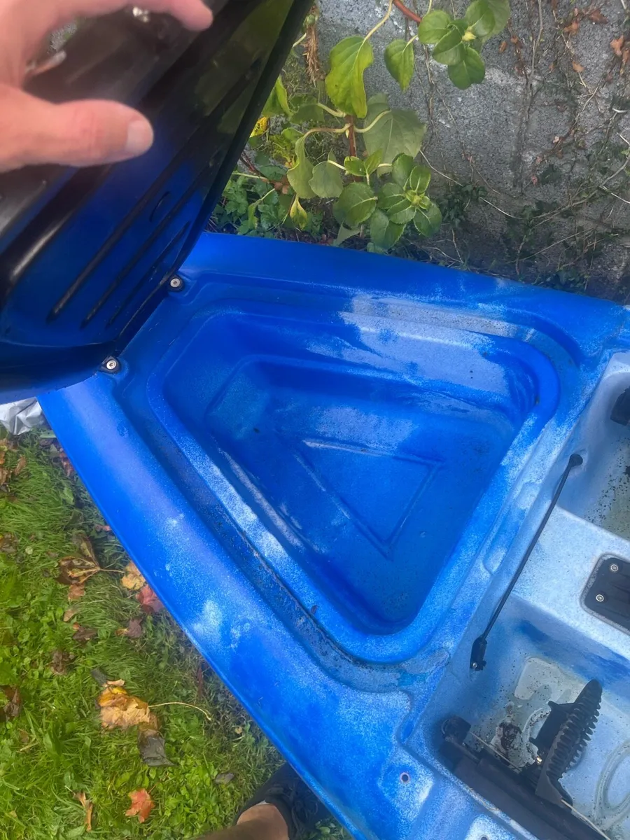 Fishing Kayak 10ft - Image 3
