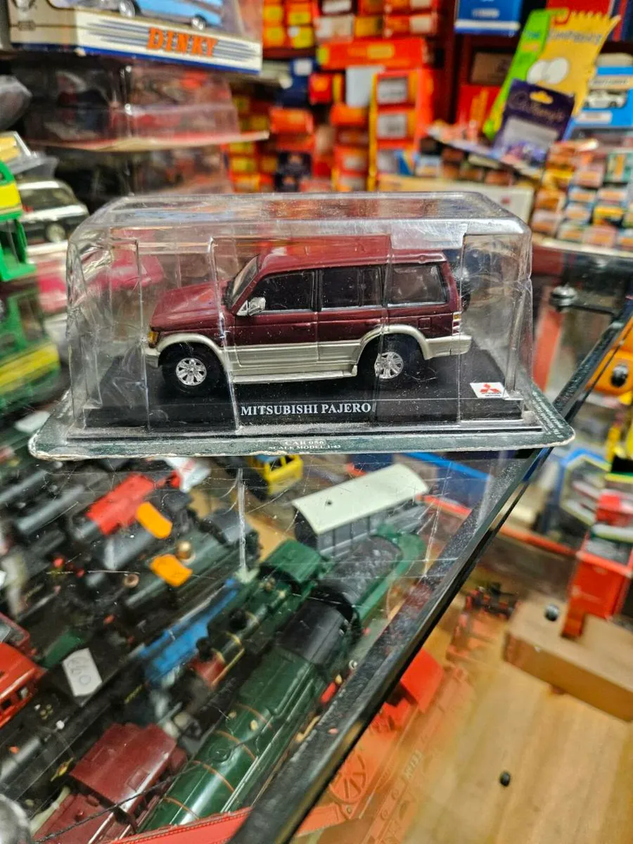 Corgi Atlas Mitsubishi Pajero - Image 2