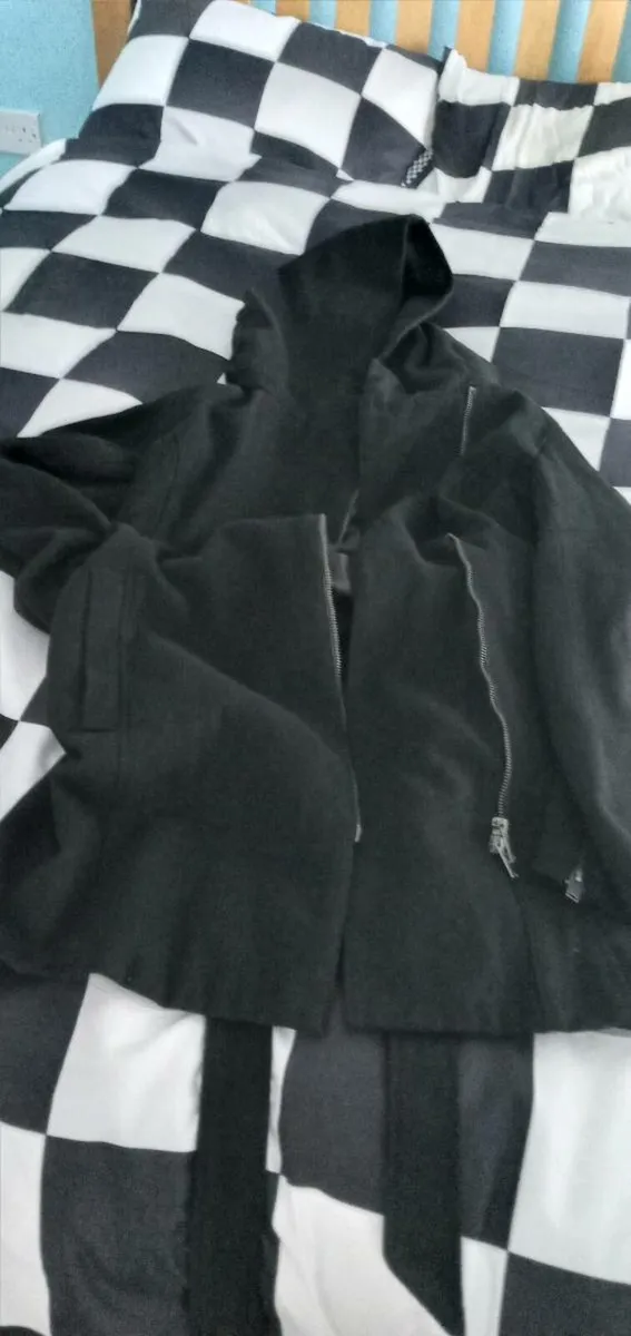 Black winter coat - Image 1