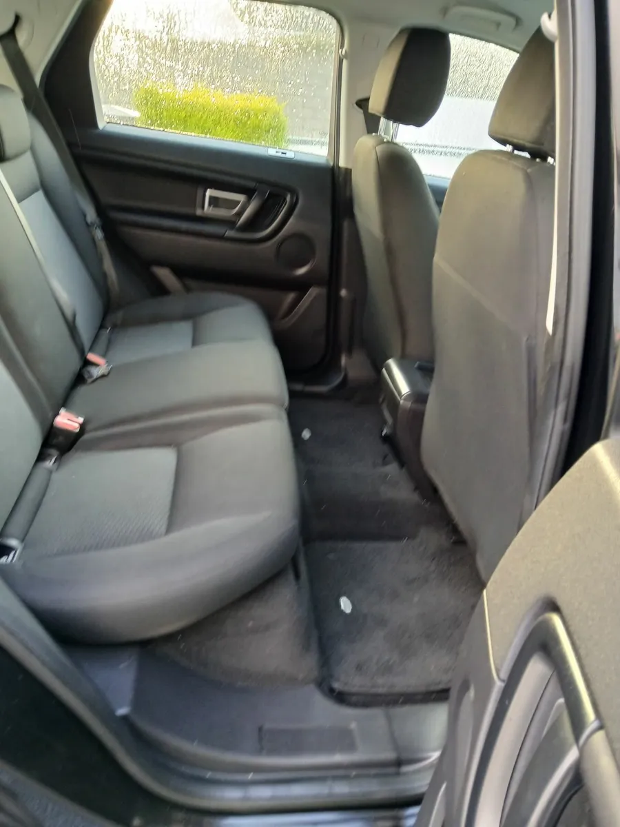 Land Rover Discovery Sport 2016 - Image 2