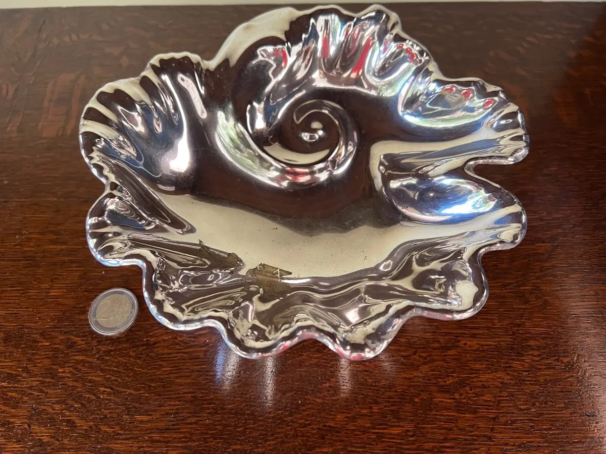 ✨ Vintage Decorative Footed Bowl – Rococo Style ✨ - Image 3